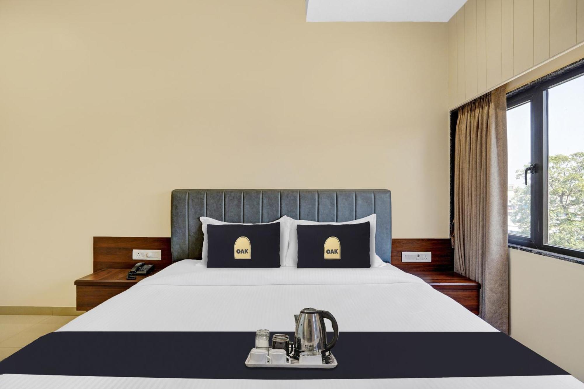 Clubhouse Hotel Raajpath Βαντοντάρα Εξωτερικό φωτογραφία