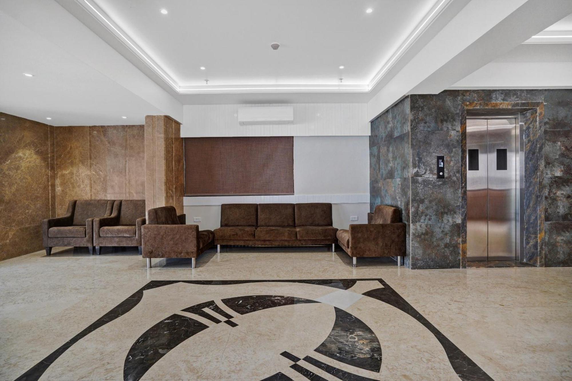 Clubhouse Hotel Raajpath Βαντοντάρα Εξωτερικό φωτογραφία