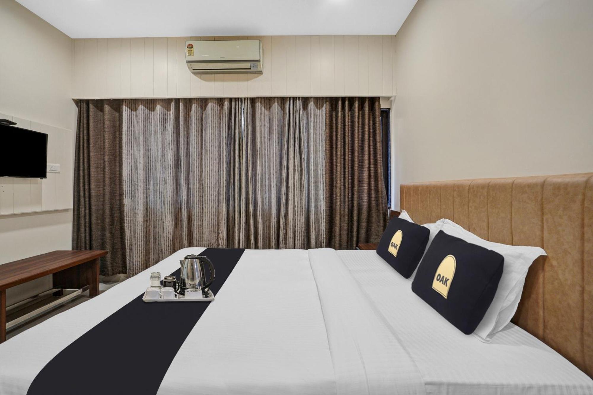 Clubhouse Hotel Raajpath Βαντοντάρα Εξωτερικό φωτογραφία