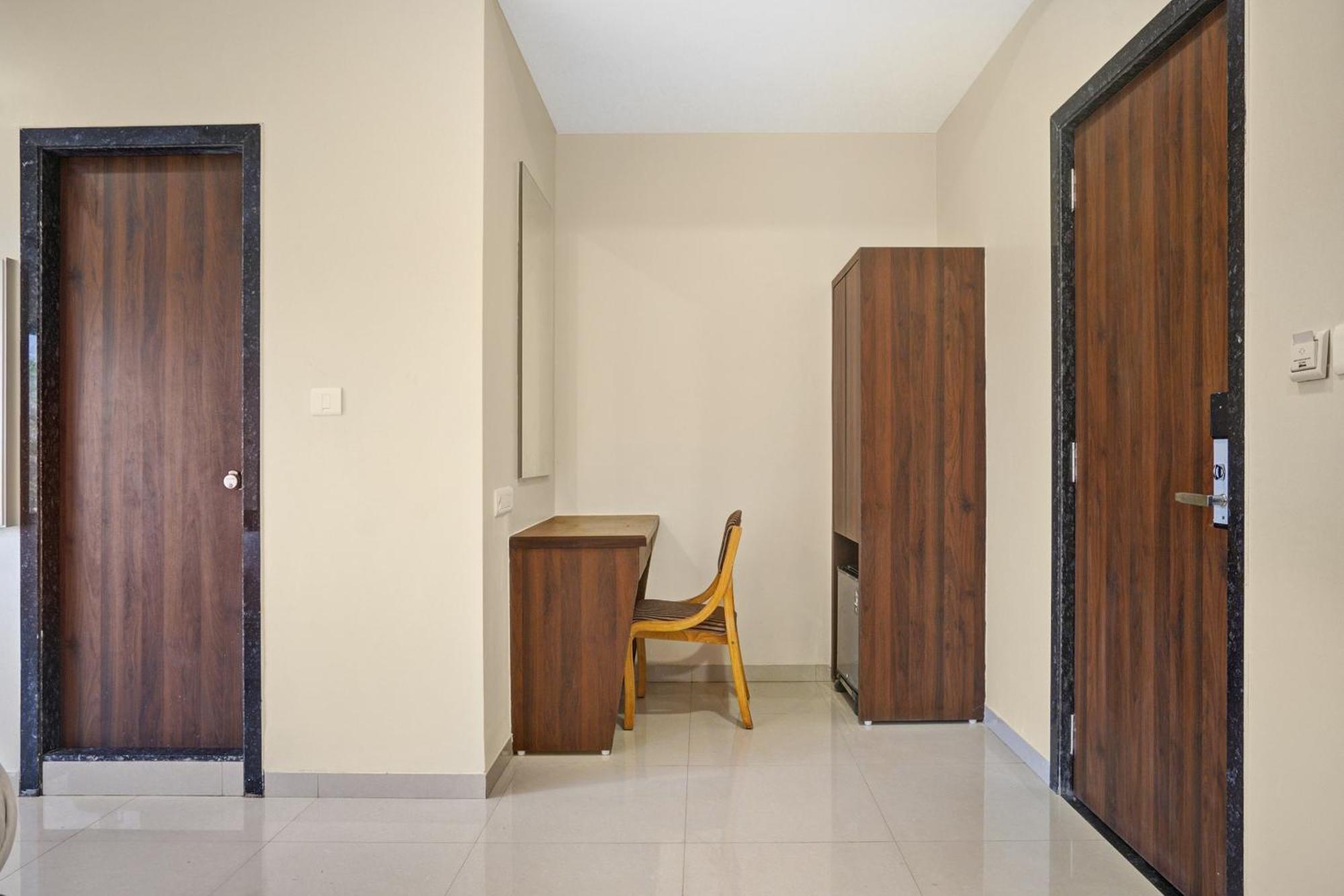 Clubhouse Hotel Raajpath Βαντοντάρα Εξωτερικό φωτογραφία