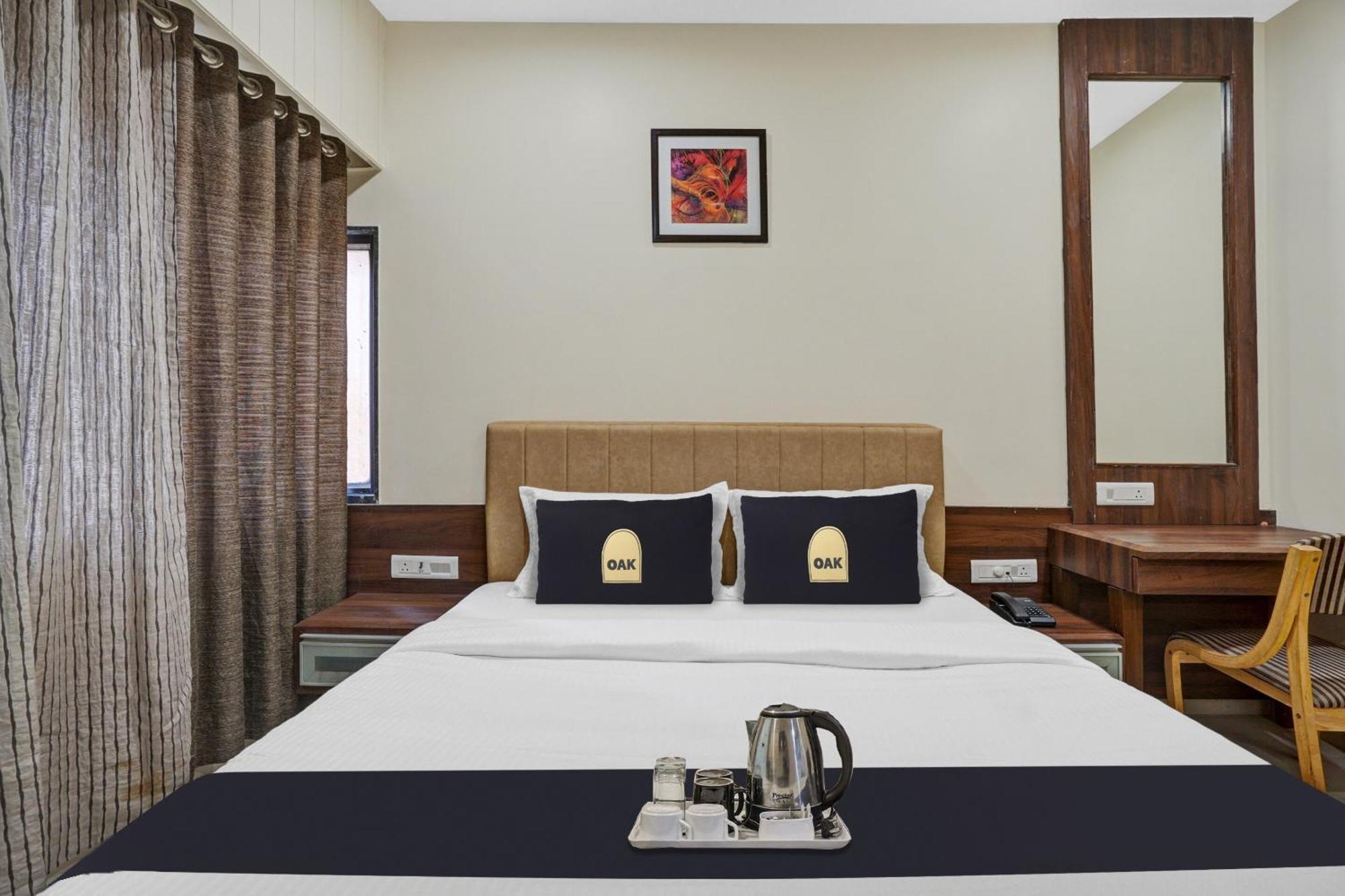 Clubhouse Hotel Raajpath Βαντοντάρα Εξωτερικό φωτογραφία