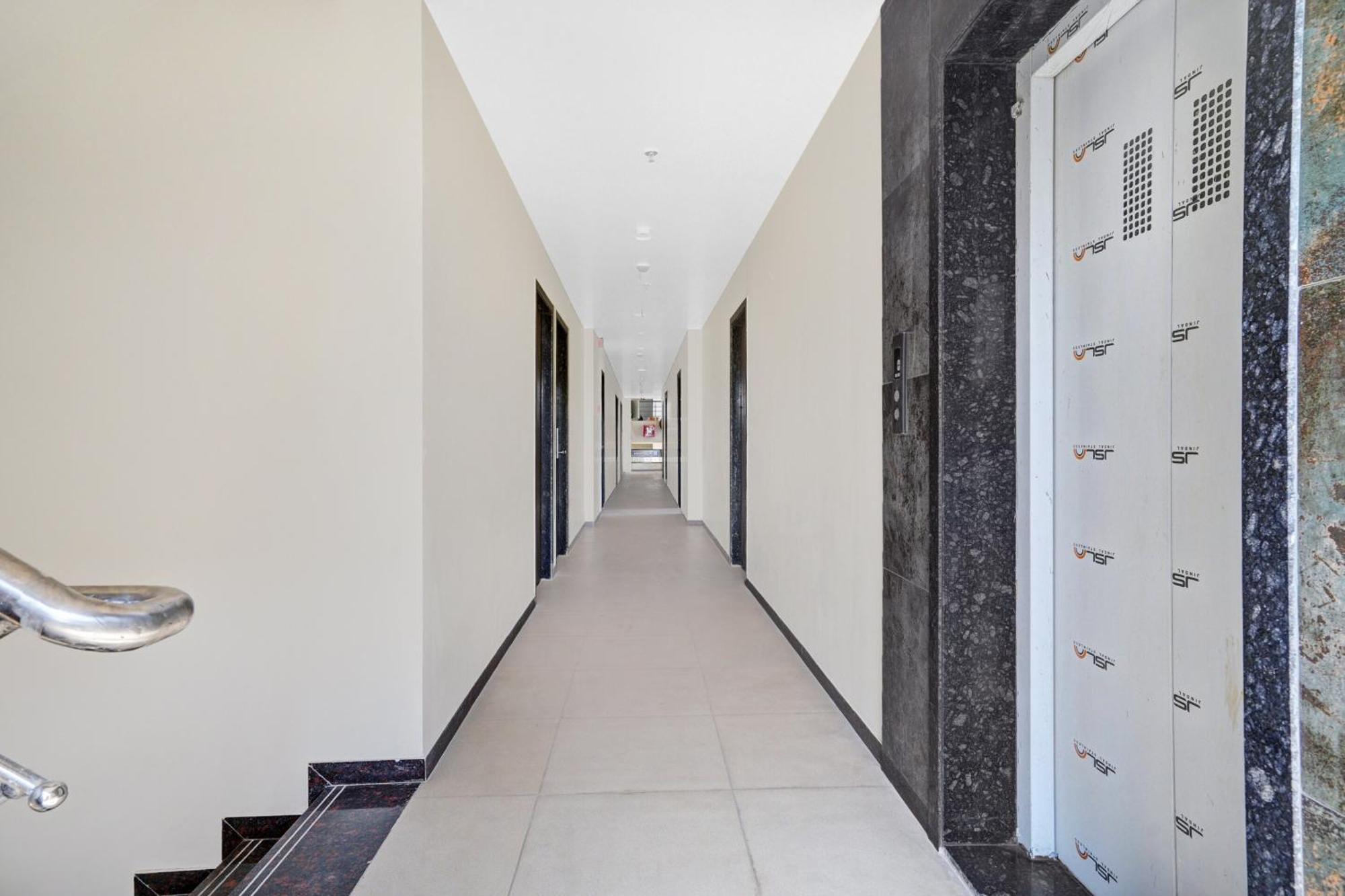 Clubhouse Hotel Raajpath Βαντοντάρα Εξωτερικό φωτογραφία
