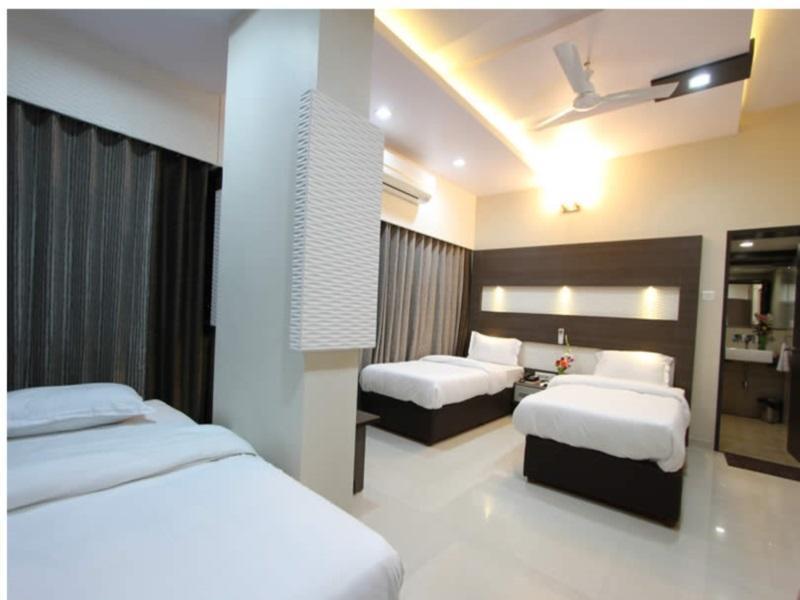 Clubhouse Hotel Raajpath Βαντοντάρα Εξωτερικό φωτογραφία