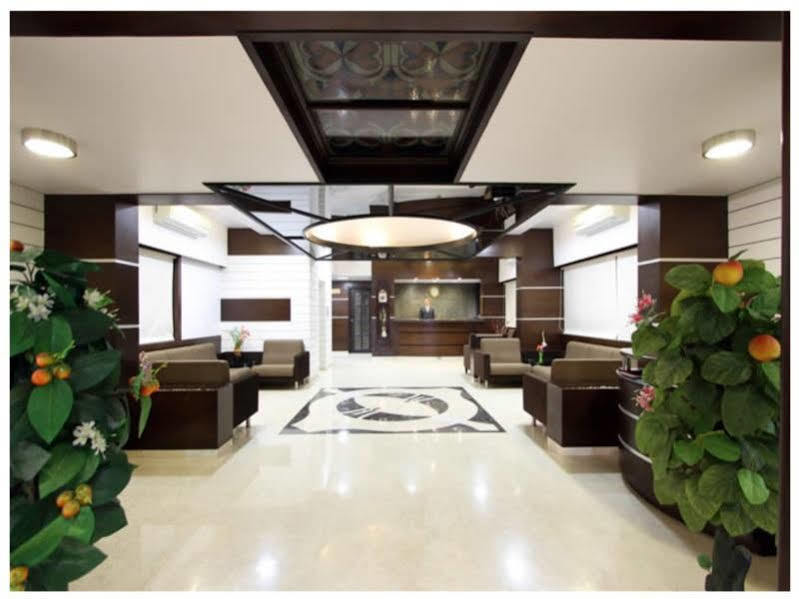 Clubhouse Hotel Raajpath Βαντοντάρα Εξωτερικό φωτογραφία